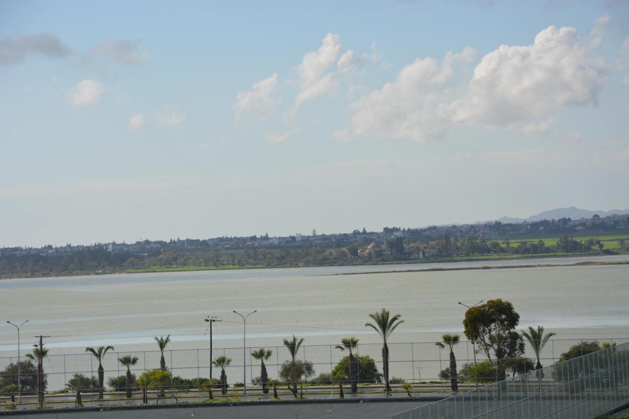 Must Stay - Sea & Salt Lake Panoramic View Apt Larnaca Buitenkant foto