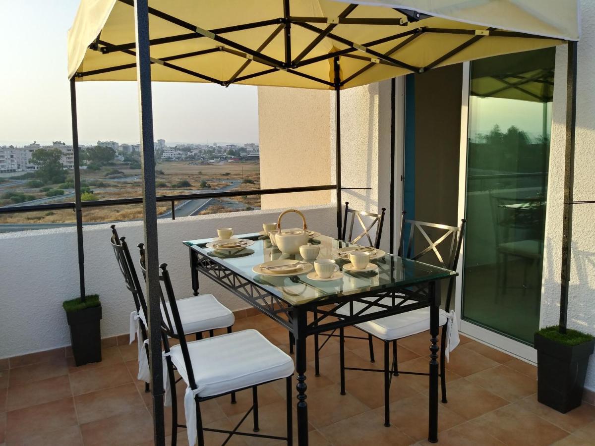 Must Stay - Sea & Salt Lake Panoramic View Apt Larnaca Buitenkant foto