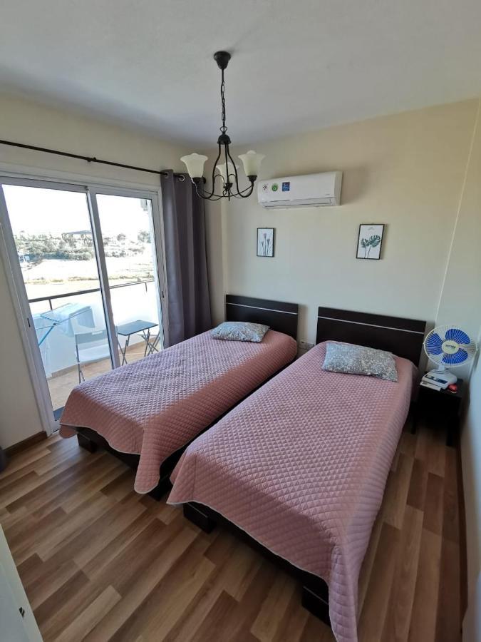 Must Stay - Sea & Salt Lake Panoramic View Apt Larnaca Buitenkant foto